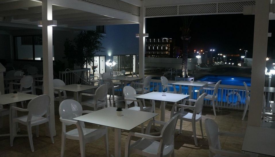 Liquid Hotel Apartments Agia Napa Exterior foto