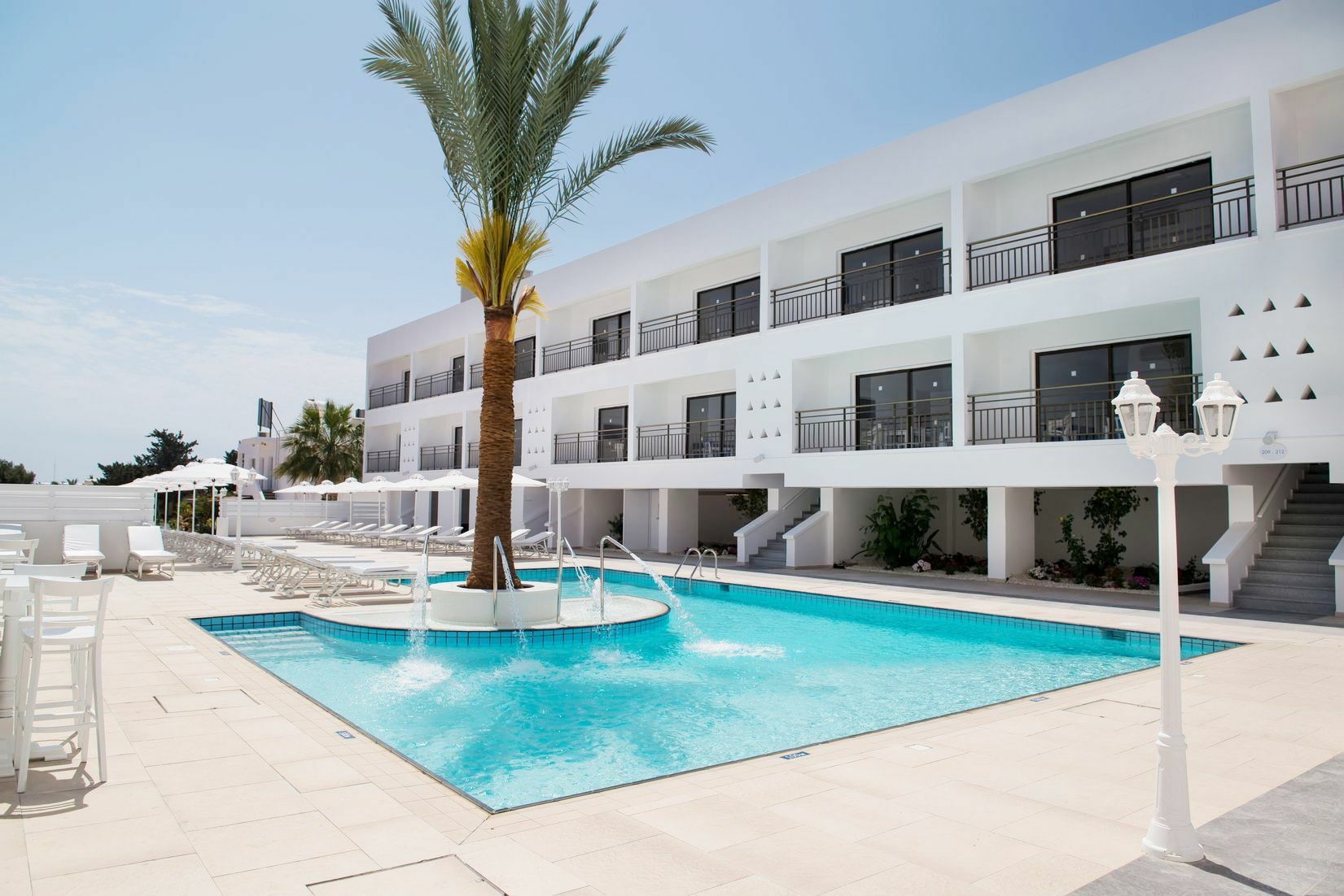 Liquid Hotel Apartments Agia Napa Exterior foto